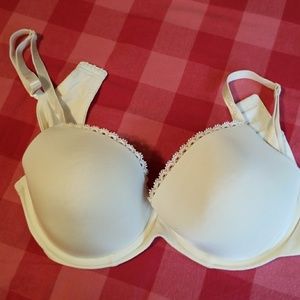 Cream customized lift bra